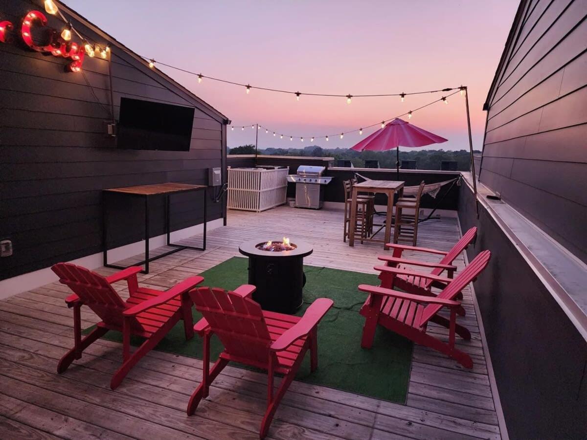 Holiday home Carrie Underwood's East Side Rooftop Game