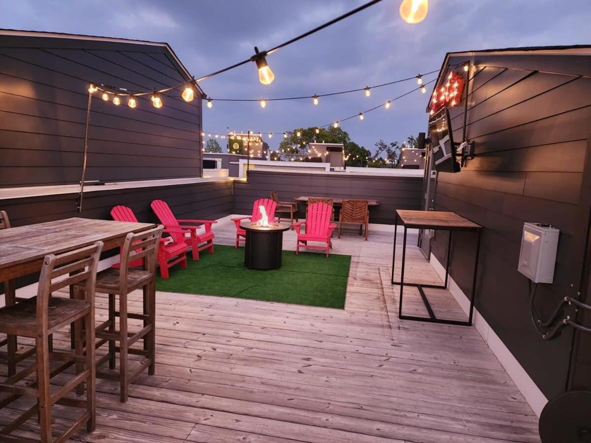 Carrie Underwood's East Side Rooftop Game